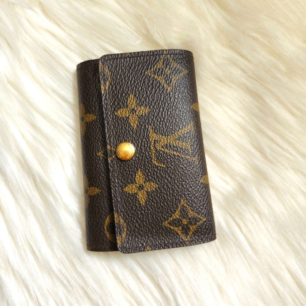 *SOLD* Louis Vuitton 6 Key Holder